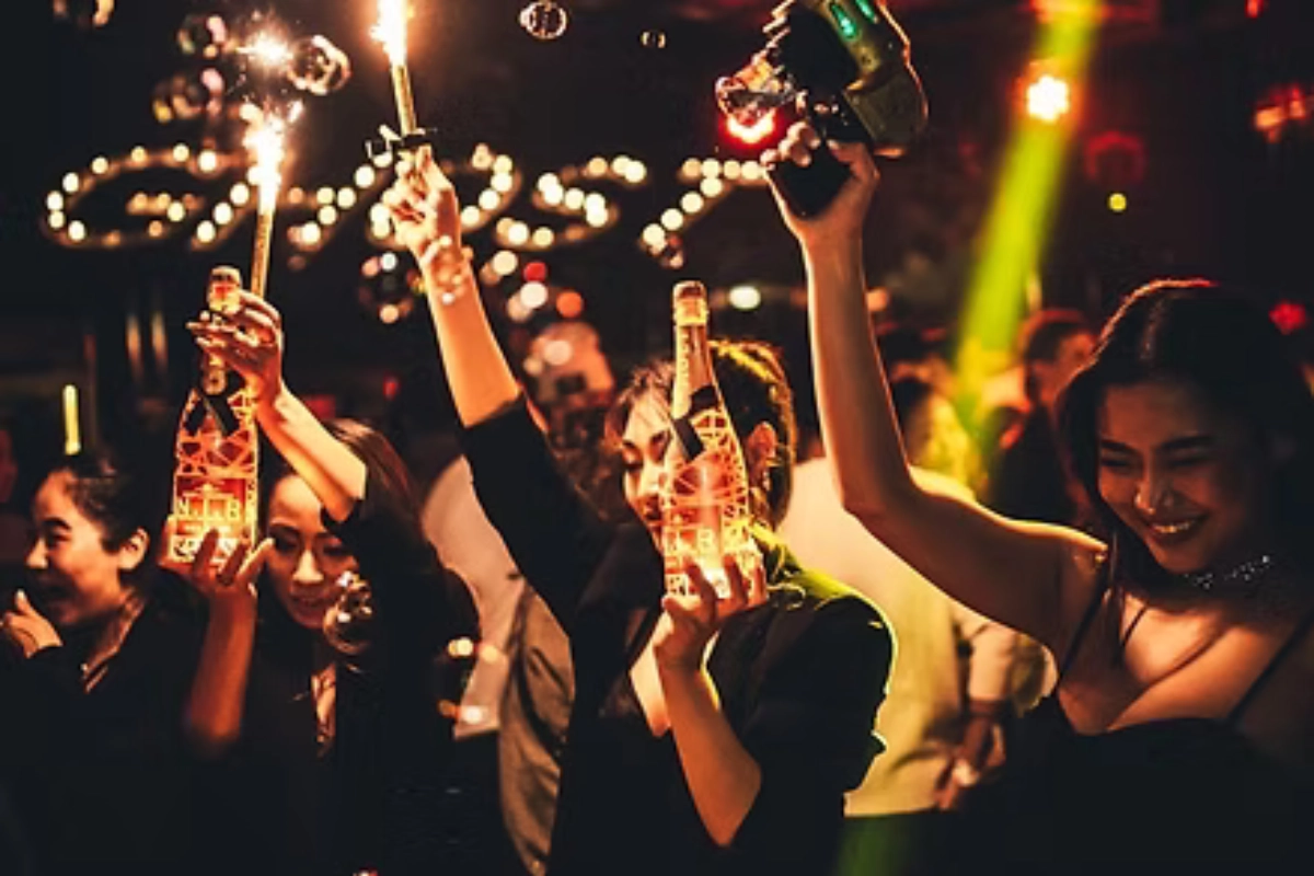 大阪夜店:Ghost Ultra Lounge